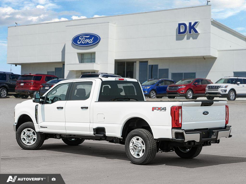 NEW 2026 Ford F-350 Super Duty XLT - Oxford White Exterior / MEDIUM DARK SLATE, CLOTH 40/CONSOLE/40 FRONT SEATS Interior - $87,264 - Stock #D60653 - VIN 1FT8W3BT4TEF02317 - Photo 4