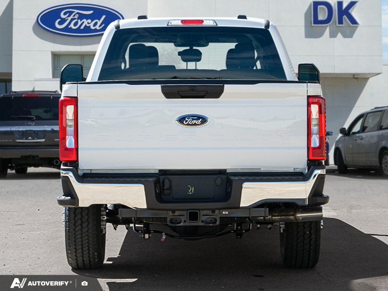 NEW 2026 Ford F-350 Super Duty XLT - Oxford White Exterior / MEDIUM DARK SLATE CLOTH Interior - $86,242 - Stock #D60600 - VIN 1FT8W3BT4TEE82327 - Photo 5