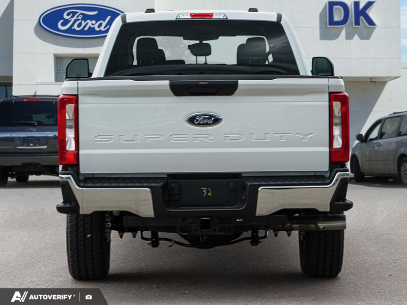 NEW 2026 Ford F-350 Super Duty XLT - Oxford White Exterior / MEDIUM DARK SLATE CLOTH Interior - $87,264 - Stock #D60619 - VIN 1FT8W3BT2TEE86652 - Photo 5