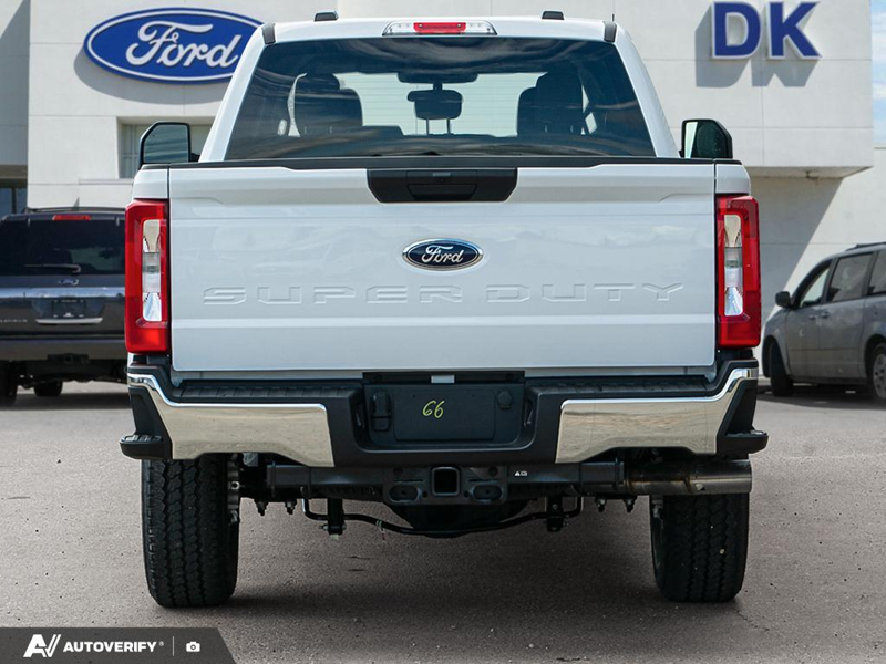 NEW 2026 Ford F-350 Super Duty XLT - Oxford White Exterior / MEDIUM DARK SLATE CLOTH Interior - $87,264 - Stock #D60649 - VIN 1FT8W3BT8TEF02370 - Photo 5