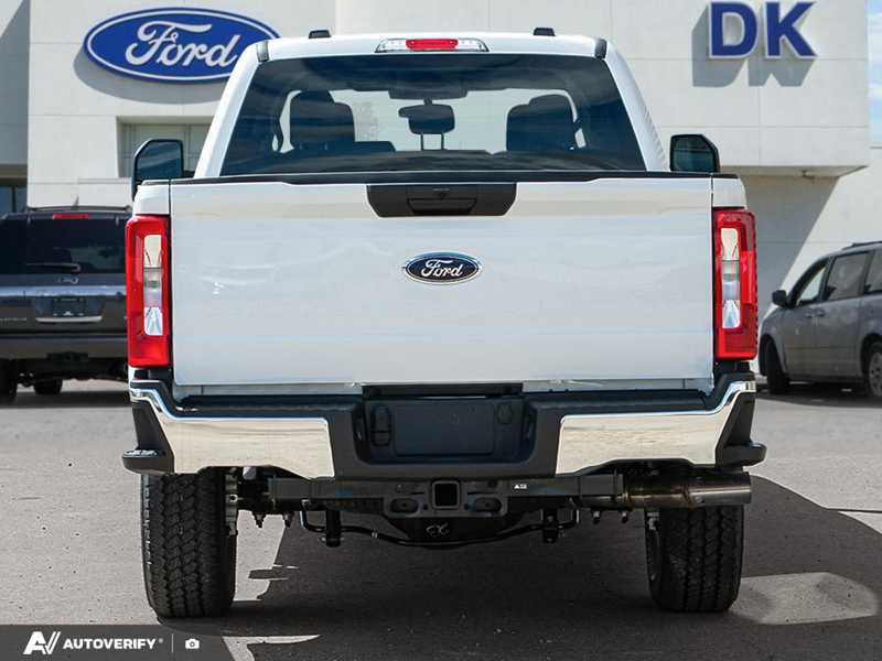 NEW 2026 Ford F-350 Super Duty XLT - Oxford White Exterior / MEDIUM DARK SLATE CLOTH Interior - $87,264 - Stock #D60650 - VIN 1FT8W3BT3TEF01188 - Photo 5