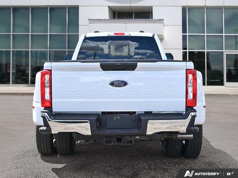 NEW 2026 Ford F-350 Super Duty XLT DRW - Oxford White Exterior / MEDIUM DARK SLATE CLOTH Interior - $91,954 - Stock #E60757 - VIN 1FT8W3DT2TEE82498 - Photo 5