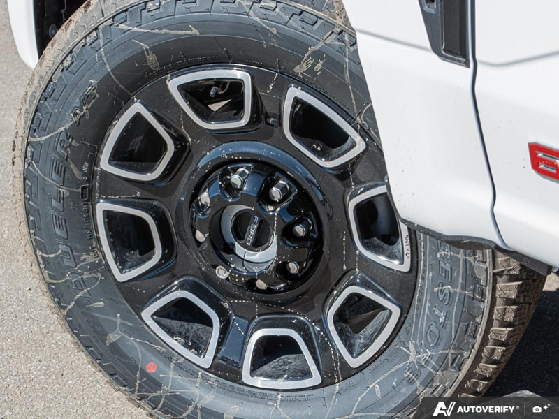 NEW 2026 Ford F-350 Super Duty Platinum - Star White Tri-coat Metallic Exterior / BLACK ONYX/BLUE LEATHER Interior - $123,098 - Stock #E60567 - VIN 1FT8W3BM4TEE27904 - Photo 6
