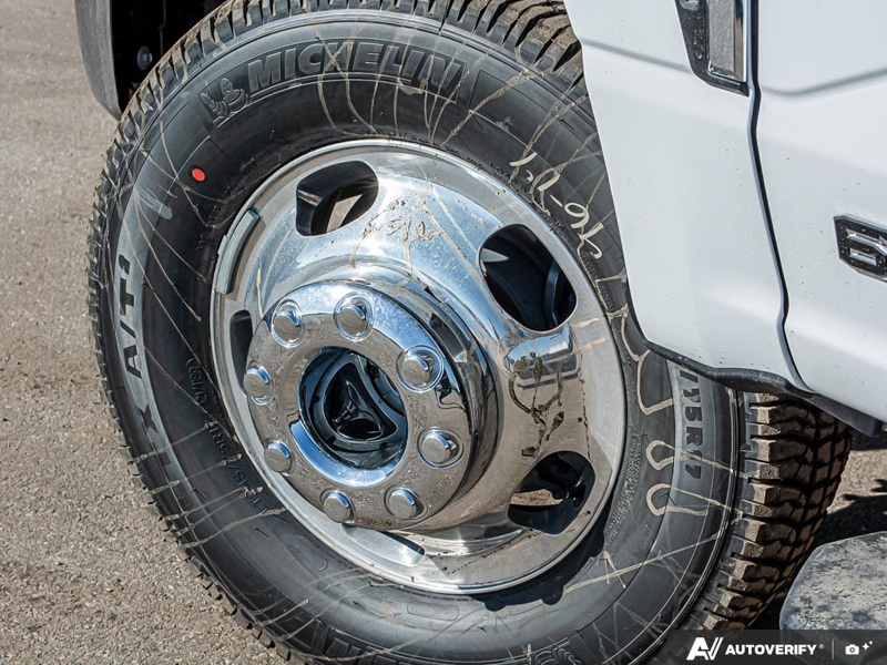 NEW 2026 Ford F-350 Super Duty XLT DRW - Oxford White Exterior / MEDIUM DARK SLATE CLOTH Interior - $93,919 - Stock #E60466 - VIN 1FT8W3DT3TEE00083 - Photo 6