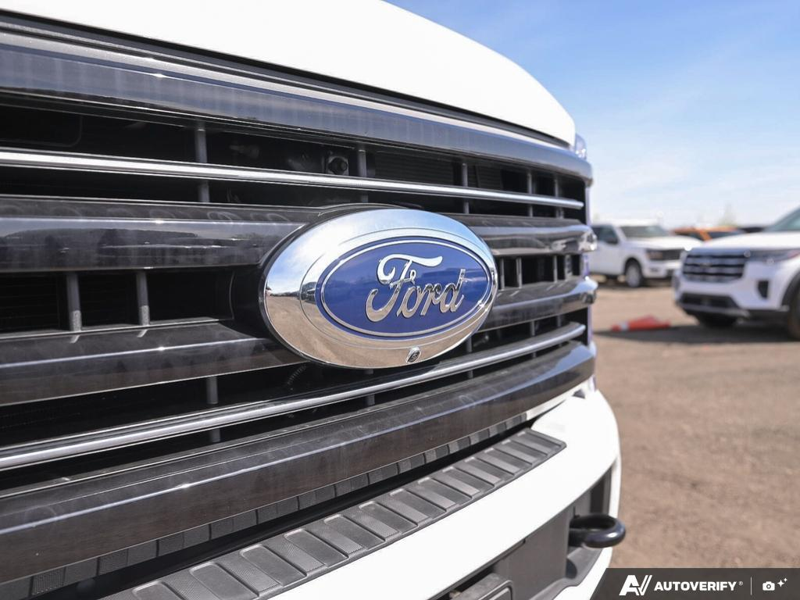 NEW 2026 Ford F-350 Super Duty Platinum Tremor - Star White Tri-coat Metallic Exterior / BLACK ONYX/BLUE LEATHER Interior - $125,153 - Stock #E60247 - VIN 1FT8W3BM5TED66353 - Photo 9