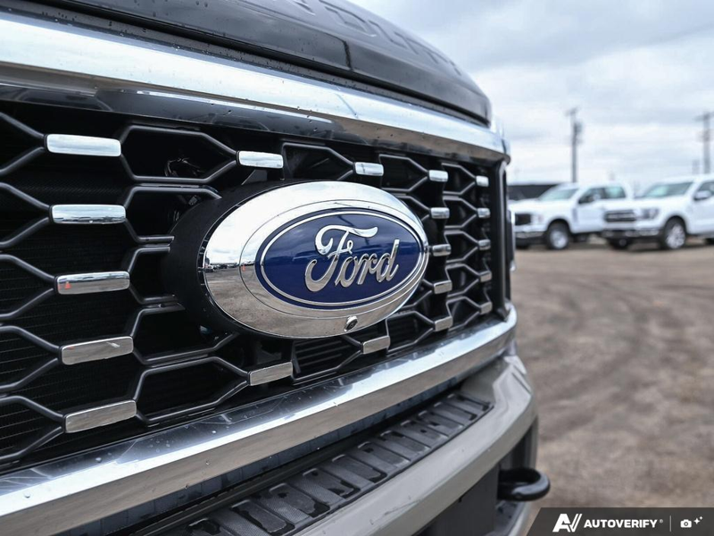 NEW 2026 Ford F-350 Super Duty King Ranch DRW - Agate Black/marsh Grey Accent Exterior / JAVA LEATHER Interior - $127,803 - Stock #E60579 - VIN 1FT8W3DMXTEE36829 - Photo 9