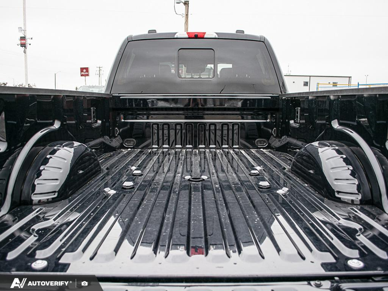 NEW 2026 Ford F-450 Super Duty Platinum - Agate Black Metallic Exterior / BLACK ONYX/PLATINUM BLUE, UNIQUE PLATINUM LEATHER 40/CONSOLE/40 Interior - $126,719 - Stock #D60840 - VIN 1FT8W4DT0TEE97846 - Photo 11