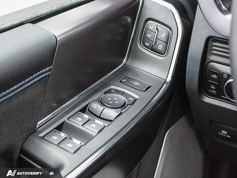 NEW 2026 Ford F-450 Super Duty Platinum - Agate Black Metallic Exterior / BLACK ONYX/PLATINUM BLUE, UNIQUE PLATINUM LEATHER 40/CONSOLE/40 Interior - $126,719 - Stock #D60840 - VIN 1FT8W4DT0TEE97846 - Photo 17