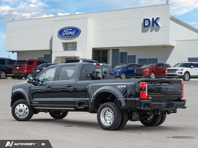 NEW 2026 Ford F-450 Super Duty Platinum - Agate Black Metallic Exterior / BLACK ONYX/PLATINUM BLUE, UNIQUE PLATINUM LEATHER 40/CONSOLE/40 Interior - $126,719 - Stock #D60840 - VIN 1FT8W4DT0TEE97846 - Photo 4