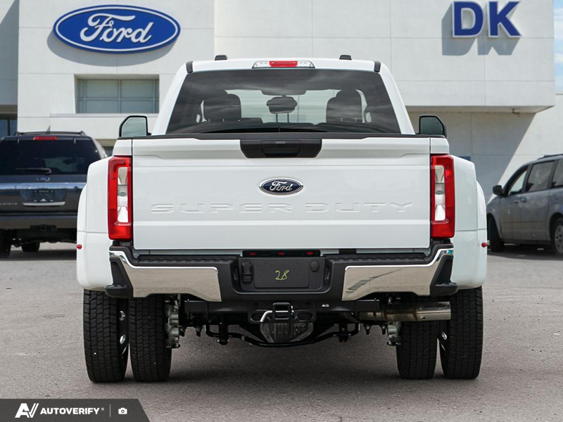 NEW 2026 Ford F-450 Super Duty XLT - Oxford White Exterior / MEDIUM DARK SLATE CLOTH Interior - $100,464 - Stock #D60629 - VIN 1FT8W4DT0TEF05430 - Photo 5