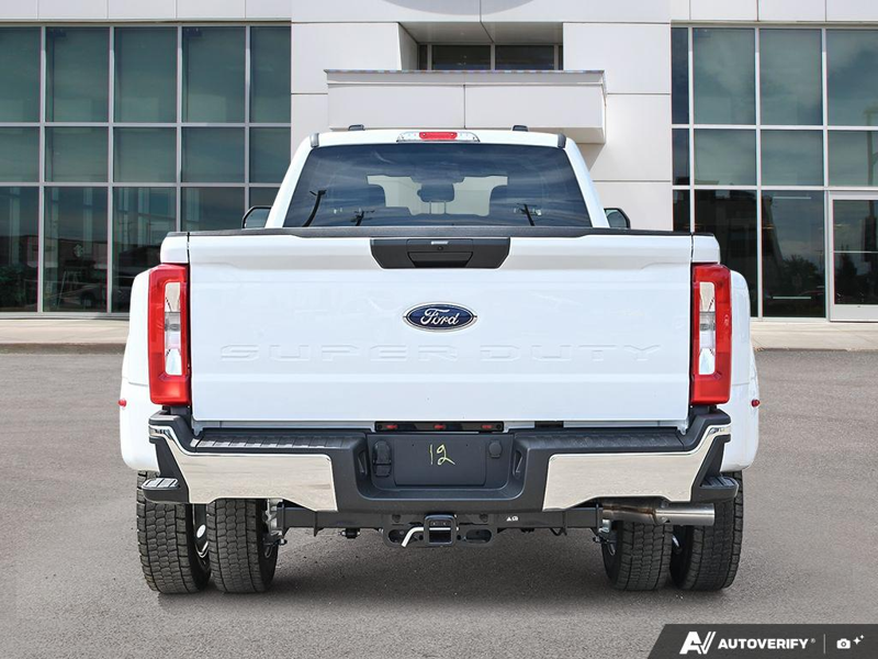 NEW 2026 Ford F-450 Super Duty XLT - Oxford White Exterior / MEDIUM DARK SLATE CLOTH Interior - $105,039 - Stock #E60848 - VIN 1FT8W4DT7TEE97259 - Photo 5