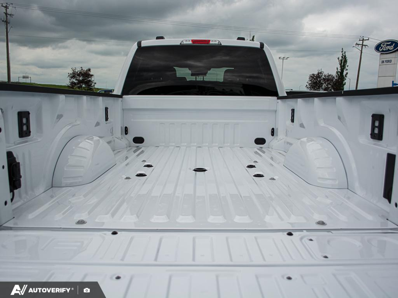 NEW 2026 Ford F-450 Super Duty XLT - Oxford White Exterior / MEDIUM DARK SLATE CLOTH Interior - $100,464 - Stock #D60629 - VIN 1FT8W4DT0TEF05430 - Photo 8