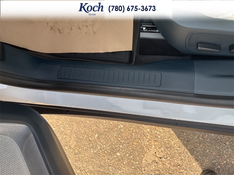 NEW 2026 Ford Maverick XLT - Oxford White Exterior / NAVY PIER/ASPEN GREY, UNIQUE CLOTH FRONT BUCKET SEATS Interior - $45,540 - Stock #A26236 - VIN 3FTTW8JA5TRB27011 - Photo 33