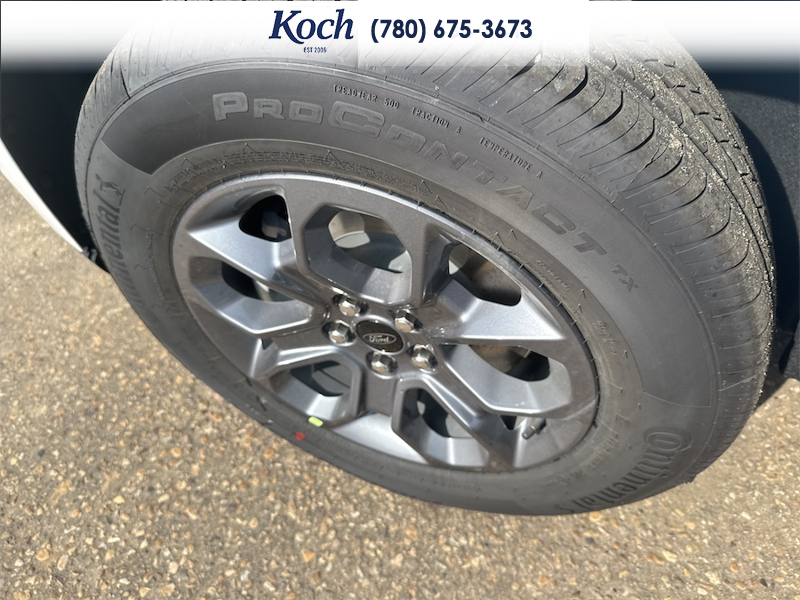 NEW 2026 Ford Maverick XLT - Oxford White Exterior / NAVY PIER/ASPEN GREY, UNIQUE CLOTH FRONT BUCKET SEATS Interior - $45,540 - Stock #A26236 - VIN 3FTTW8JA5TRB27011 - Photo 35