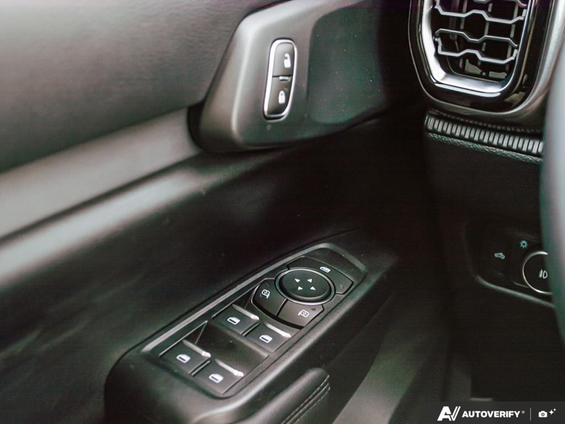 NEW 2026 Ford Ranger XLT - Oxford White Exterior / EBONY PREMIUM CLOTH Interior - $56,913 - Stock #E60298 - VIN 1FTER4HP4TLE04295 - Photo 17