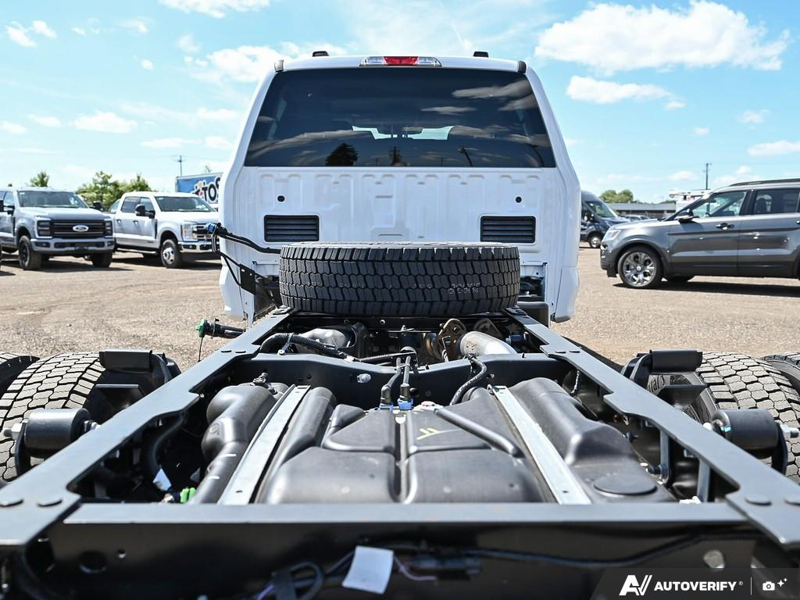 NEW 2026 Ford Super Duty F-550 DRW XLT - Oxford White Exterior / MEDIUM DARK SLATE CLOTH Interior - $105,244 - Stock #E60767 - VIN 1FD0W5HT9TEE96235 - Photo 11