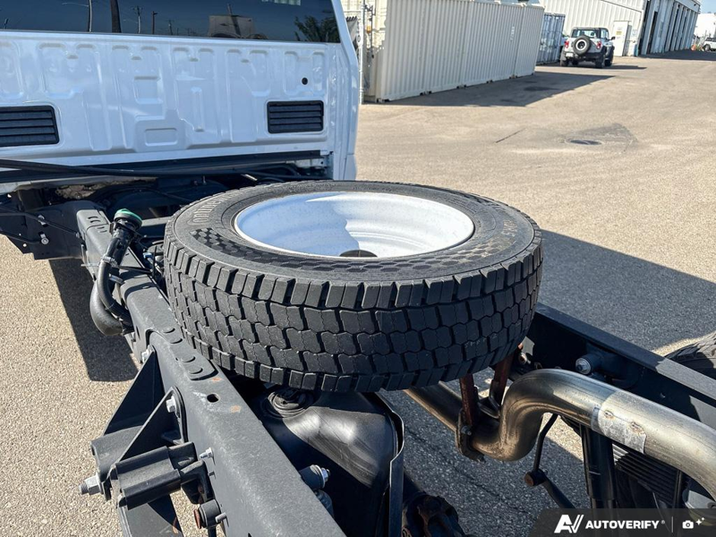 USED 2026 Ford Super Duty F-550 DRW XLT - Oxford White Exterior / MEDIUM DARK SLATE CLOTH Interior - $95,997 - Stock #EP4753 - VIN 1FD0W5HT6TEC08851 - Photo 12