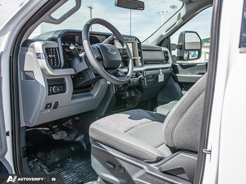NEW 2026 Ford Super Duty F-550 DRW XLT - Oxford White Exterior / MEDIUM DARK SLATE, CLOTH 40/20/40 FRONT BENCH SEAT Interior - $113,999 - Stock #D60564 - VIN 1FD0W5HT2TEE30724 - Photo 15