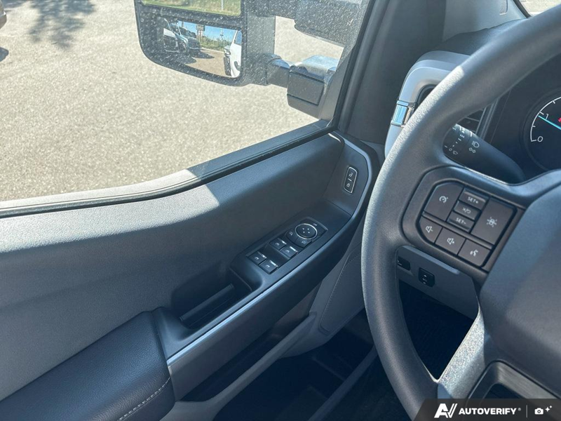 USED 2026 Ford Super Duty F-550 DRW XLT - Oxford White Exterior / MEDIUM DARK SLATE CLOTH Interior - $95,997 - Stock #EP4753 - VIN 1FD0W5HT6TEC08851 - Photo 17