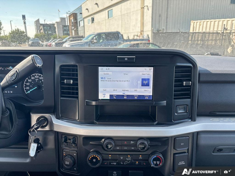 USED 2026 Ford Super Duty F-550 DRW XLT - Oxford White Exterior / MEDIUM DARK SLATE CLOTH Interior - $95,997 - Stock #EP4753 - VIN 1FD0W5HT6TEC08851 - Photo 19