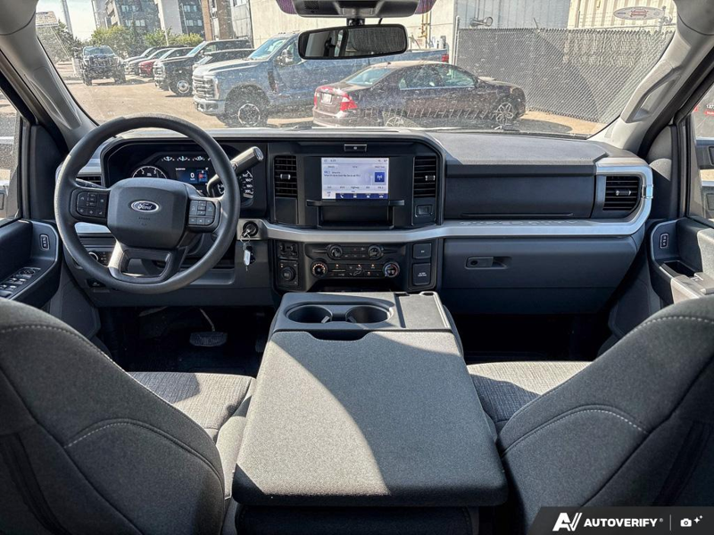 USED 2026 Ford Super Duty F-550 DRW XLT - Oxford White Exterior / MEDIUM DARK SLATE CLOTH Interior - $95,997 - Stock #EP4753 - VIN 1FD0W5HT6TEC08851 - Photo 24