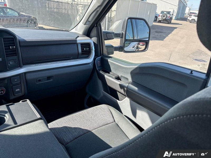 USED 2026 Ford Super Duty F-550 DRW XLT - Oxford White Exterior / MEDIUM DARK SLATE CLOTH Interior - $95,997 - Stock #EP4753 - VIN 1FD0W5HT6TEC08851 - Photo 25