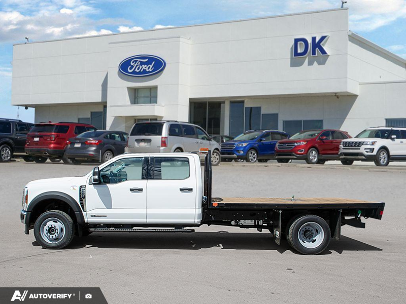 NEW 2026 Ford Super Duty F-550 DRW XLT - Oxford White Exterior / MEDIUM DARK SLATE, CLOTH 40/20/40 FRONT BENCH SEAT Interior - $113,999 - Stock #D60564 - VIN 1FD0W5HT2TEE30724 - Photo 4