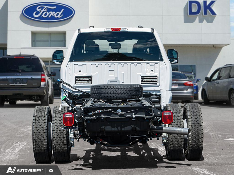 NEW 2026 Ford Super Duty F-550 DRW XLT - Oxford White Exterior / MEDIUM DARK SLATE CLOTH Interior - $99,999 - Stock #D60634 - VIN 1FD0W5HT2TEE83164 - Photo 5
