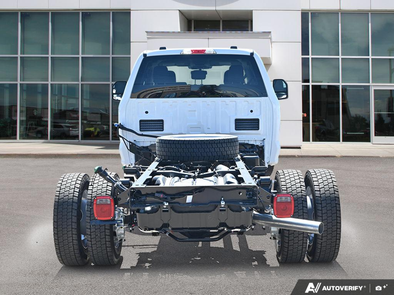 NEW 2026 Ford Super Duty F-550 DRW XLT - Oxford White Exterior / MEDIUM DARK SLATE CLOTH Interior - $103,194 - Stock #E60836 - VIN 1FD0X5HT8TEF28072 - Photo 5