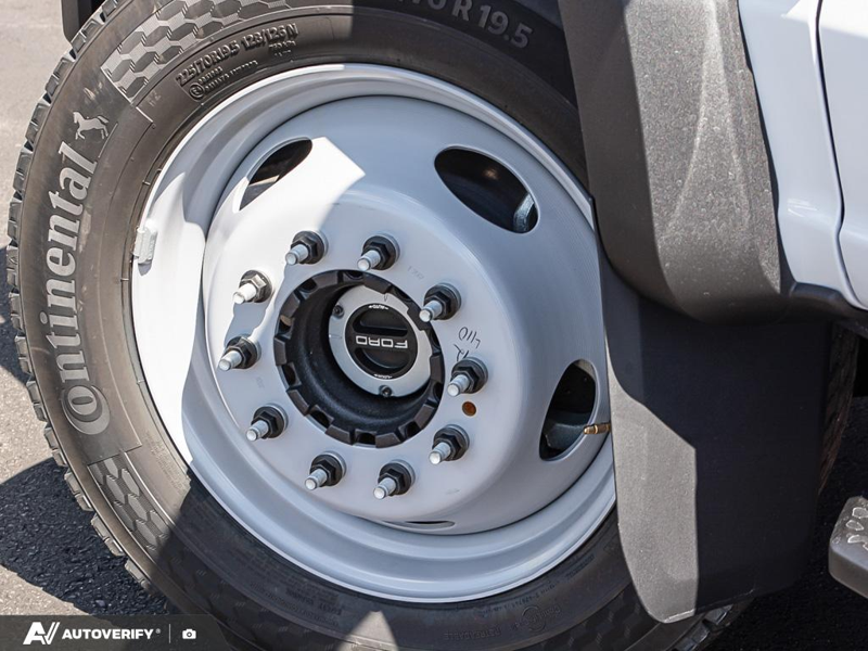 NEW 2026 Ford Super Duty F-550 DRW XLT - Oxford White Exterior / MEDIUM DARK SLATE CLOTH Interior - $99,999 - Stock #D60634 - VIN 1FD0W5HT2TEE83164 - Photo 6