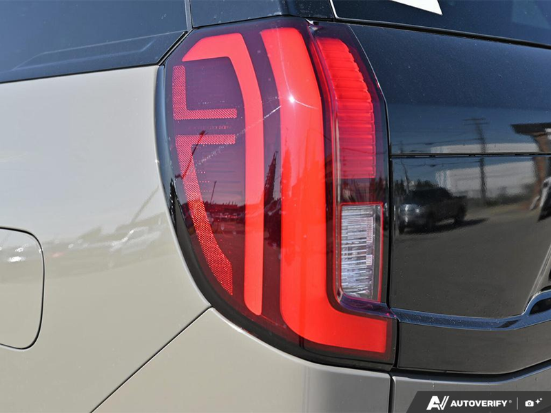 NEW 2027 Ford Expedition Tremor - Marsh Grey Exterior / BLACK ONYX/ELECTRIC SPICE, LEATHER-TRIMMED HEATED & VENTILATED F Interior - $115,344 - Stock #E70010 - VIN 1FMJU1RG7VEA00811 - Photo 12